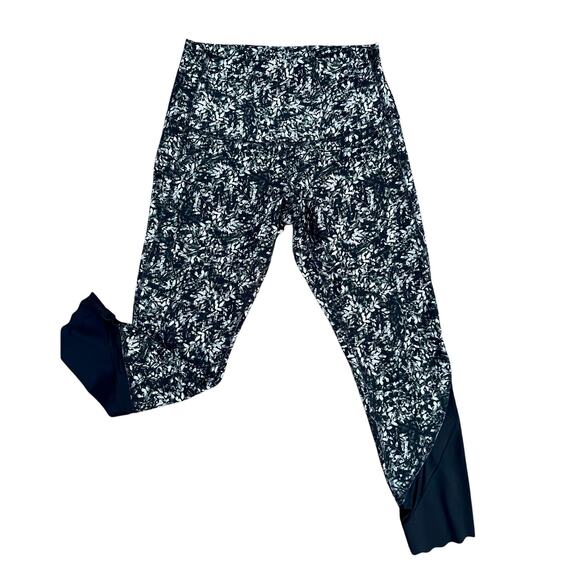 Lululemon black and white capri leggings size 8x23 - Picture 1 of 4